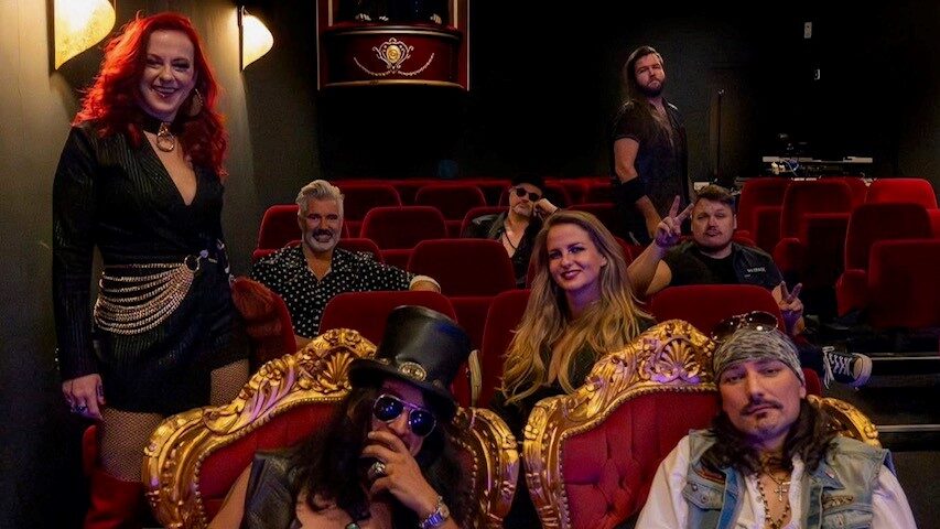 Slash n’ Roses Acoustic; Guns n’ Roses tribute