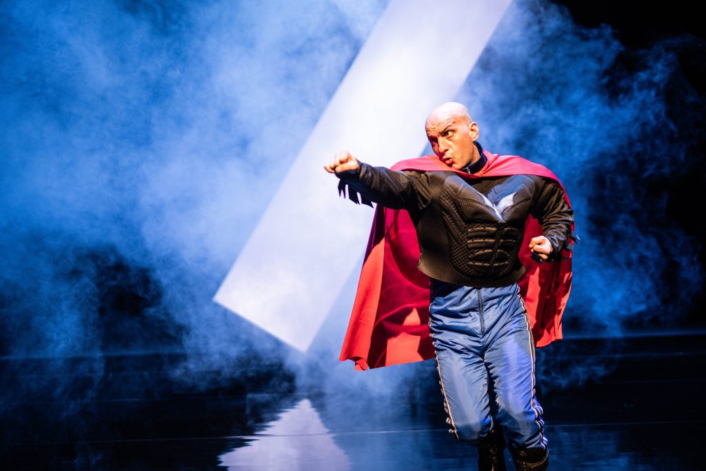 Nieuwe datum; Sadettin K. – First Man